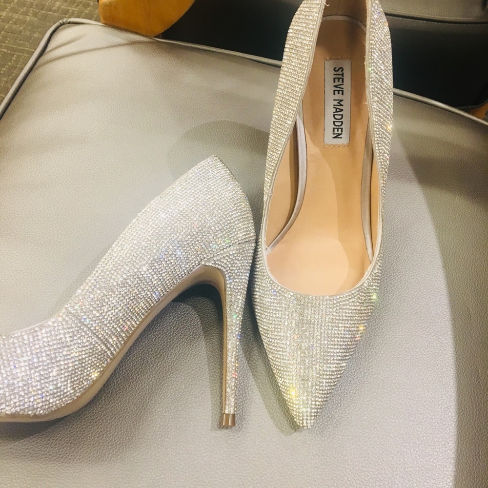 Pumps - Picture 2 of 2